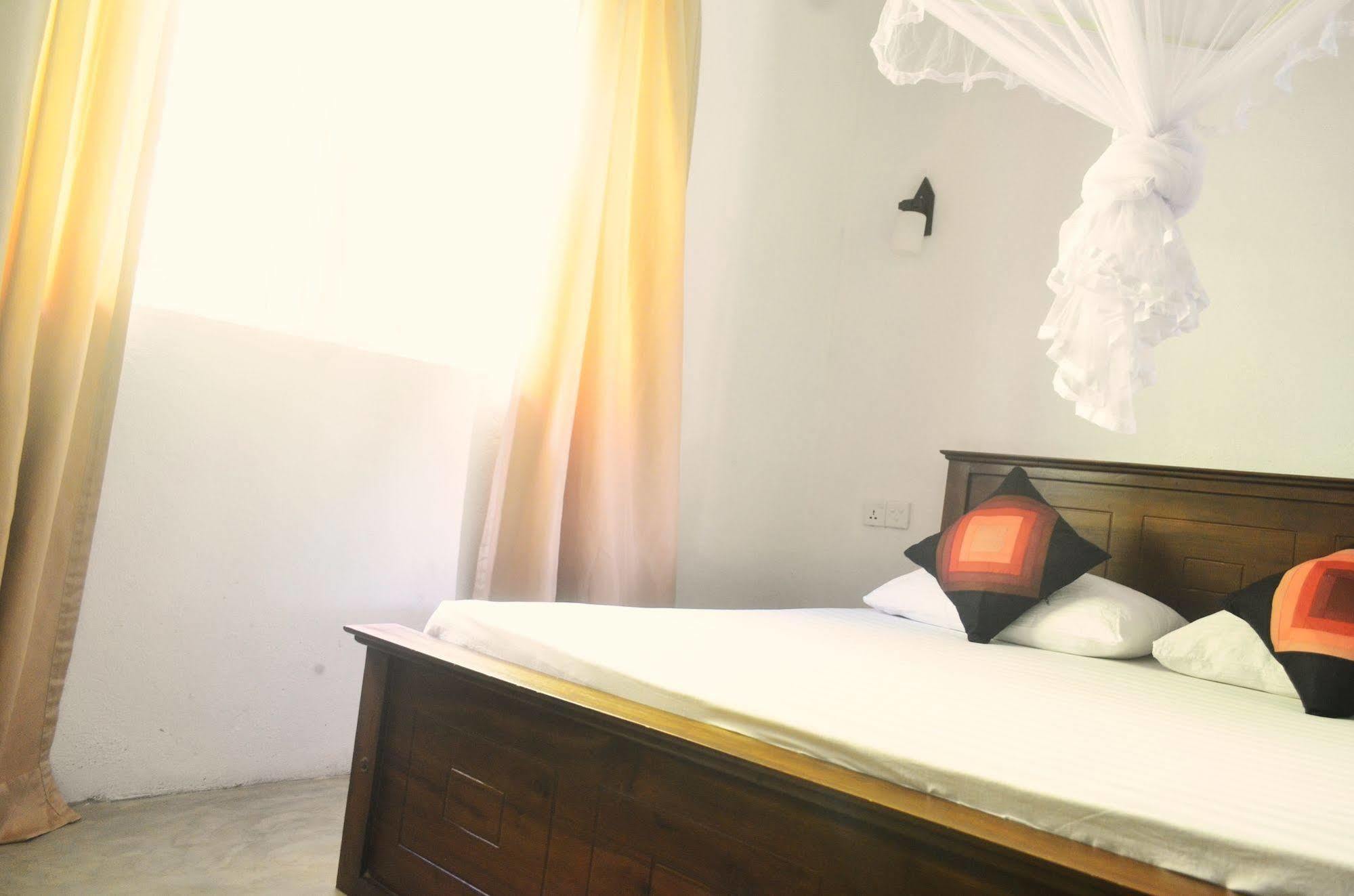Holiday Inn Unawatuna Eksteriør bilde