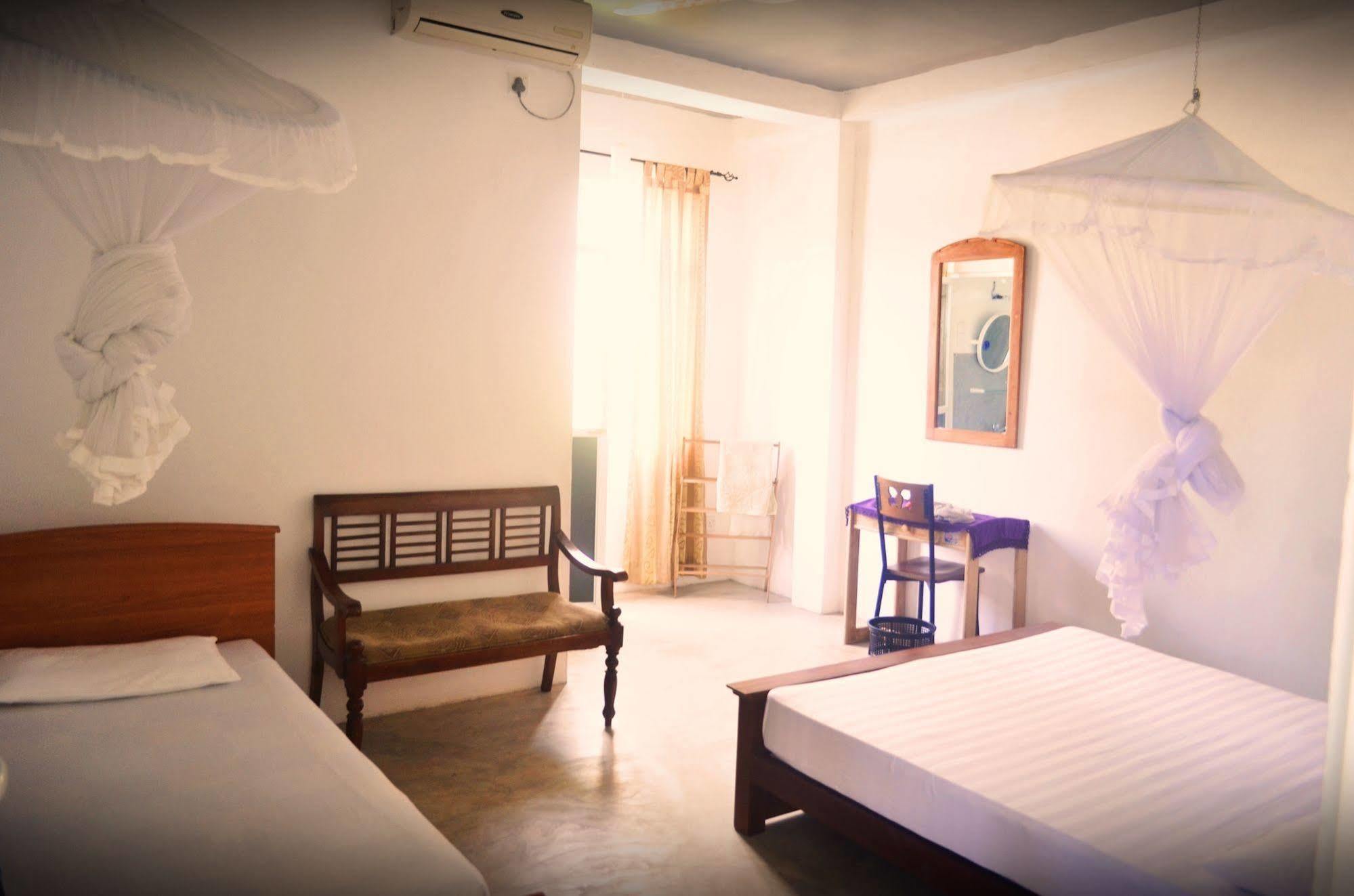 Holiday Inn Unawatuna Eksteriør bilde